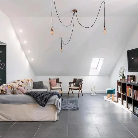 Just Like This - Cityapartment With Netflix Apartment Split