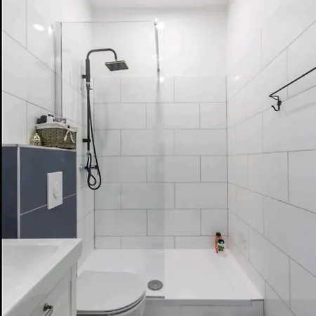 Apartment Just Like This - Cityapartment With Netflix
